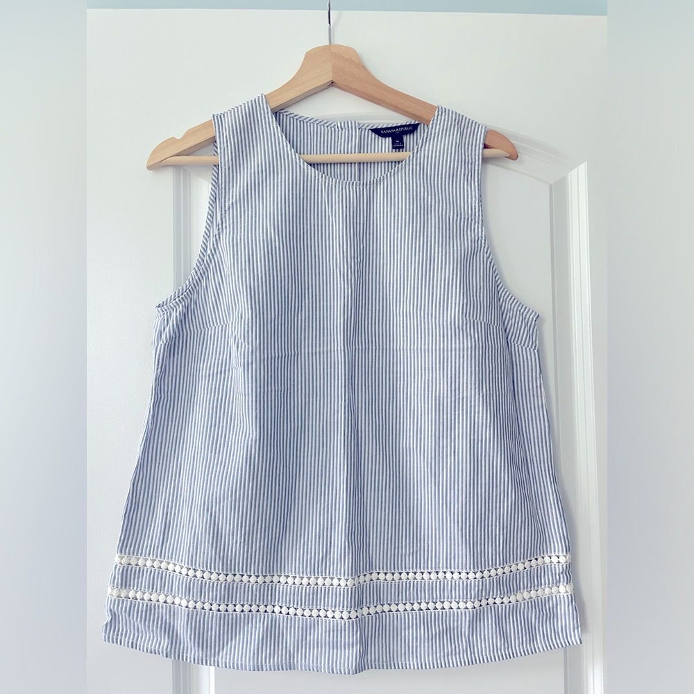 Blue/white tank